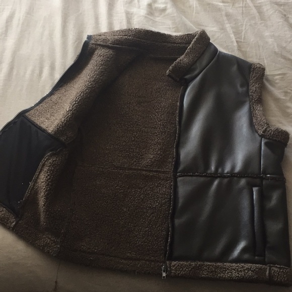 Black vest - Picture 2 of 4